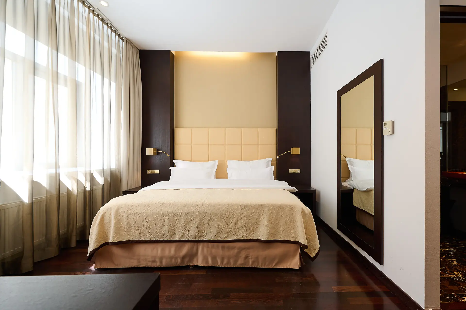 Junior Suite Galerie 2 — MyPlace Wien